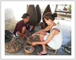 Proces of pottery maker, Sasak tribe tour