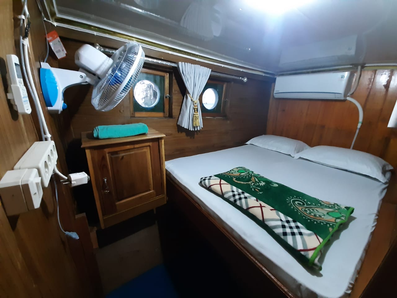 Private Cabin - 2 days Komodo trip